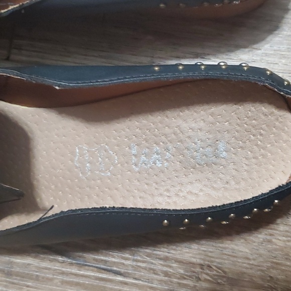 Flats - Picture 3 of 4